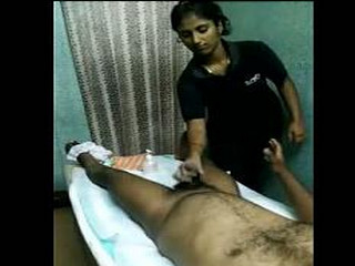 Desi massage parlour girl giving handjob