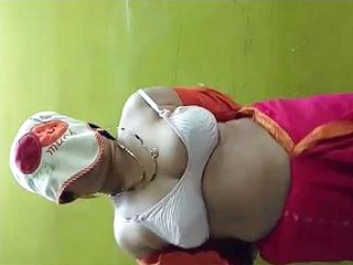 Hot Bhabi Showing Boobs