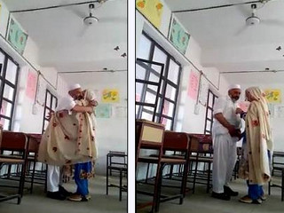 Pakistani School Headmaster doing sex with his Young Female Teacher