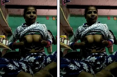 Desi bhabhi showing boobs her lover