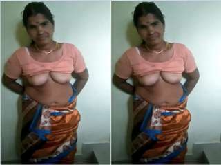 Today Exclusive-Desi Tamil Maid Showing Her Nude Body