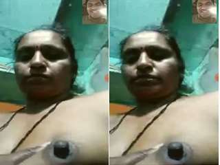 Today Exclusive-Horny Telugu Bhabhi Showing Her Boobs and Pussy On Video Call Part 4