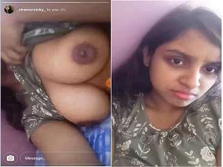 Today Exclusive- Cute Desi Girl Showing her Boobs