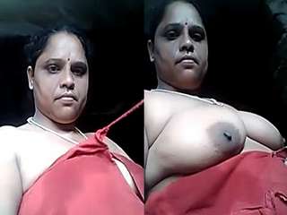Today Exclusive- Mallu Bhabhi Showing Her Boobs and Pussy