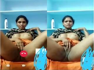 Today Exclusive- Horny Desi Girl Showing Boobs and Rubbing Her Pussy On Video Call