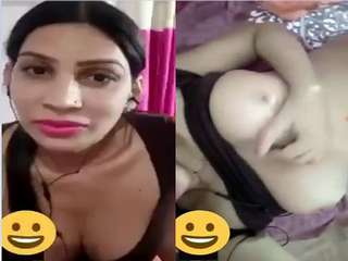 Today Exclusive- Horny Desi Girl Showing Boobs and Pussy On Video Call