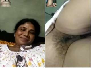 Today Exclusive-Desi Bahbhi Showing Her Pussy On Video Call Part 2