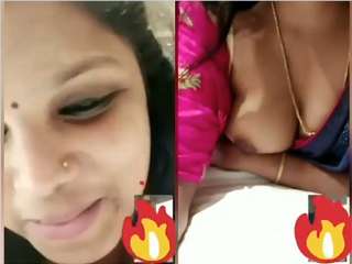 Today Exclusive- Sexy Tamil Bhabhi Showing Her Boobs