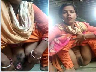 Desi Village Girl Showing Her Boobs and Pussy