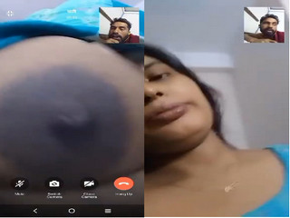 Today Exclusive-Sexy Bhabhi Shows Her Boobs On VC
