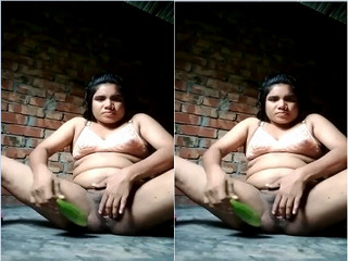 Today Exclusive- Horny Village Bhabhi Masturbating