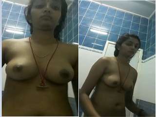 Exclusive- Cute look Desi Girl Showing Her Boobs and Pussy