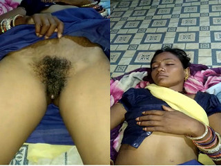 Today Exclusive-Desi Wife Shows Pussy