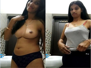 Today Exclusive-Desi Girl Shows Her boobs