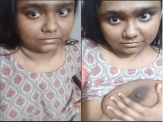 Sexy Bangla Girl Shows Her Boobs On VC