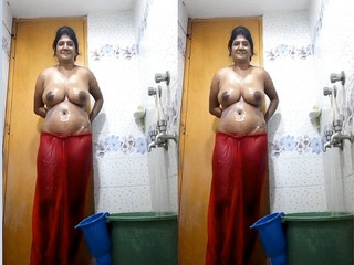 Desi Bhabhi Bathing and Shows Pussy part 3