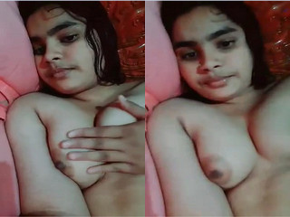 Sexy Desi girl Play With Her Big Boobs