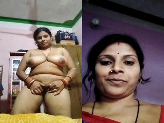 Desi Bhabhi Shows Her Nude Body and Fingering