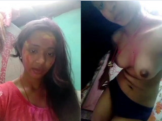 Desi Cute Girl Showing Her Boobs And Pussy
