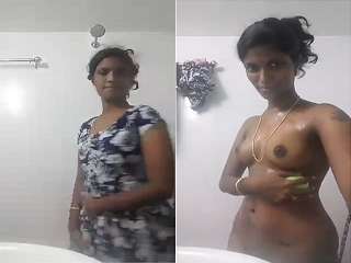 Exclusive- Hot Look Tamil Girl Record Her bathing Clip For Lover