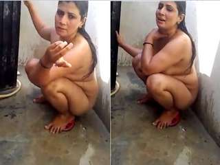Today Exclusive-Desi Wife Nude Bathing Video Capture By Hubby