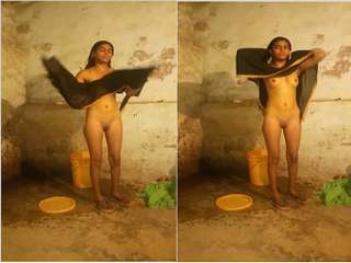 Desi Village Girl Bathing Capture By lover