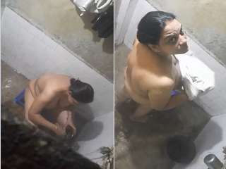 Today Exclusive-Desi Bhabhi Bathing Capture By Hidden Cam